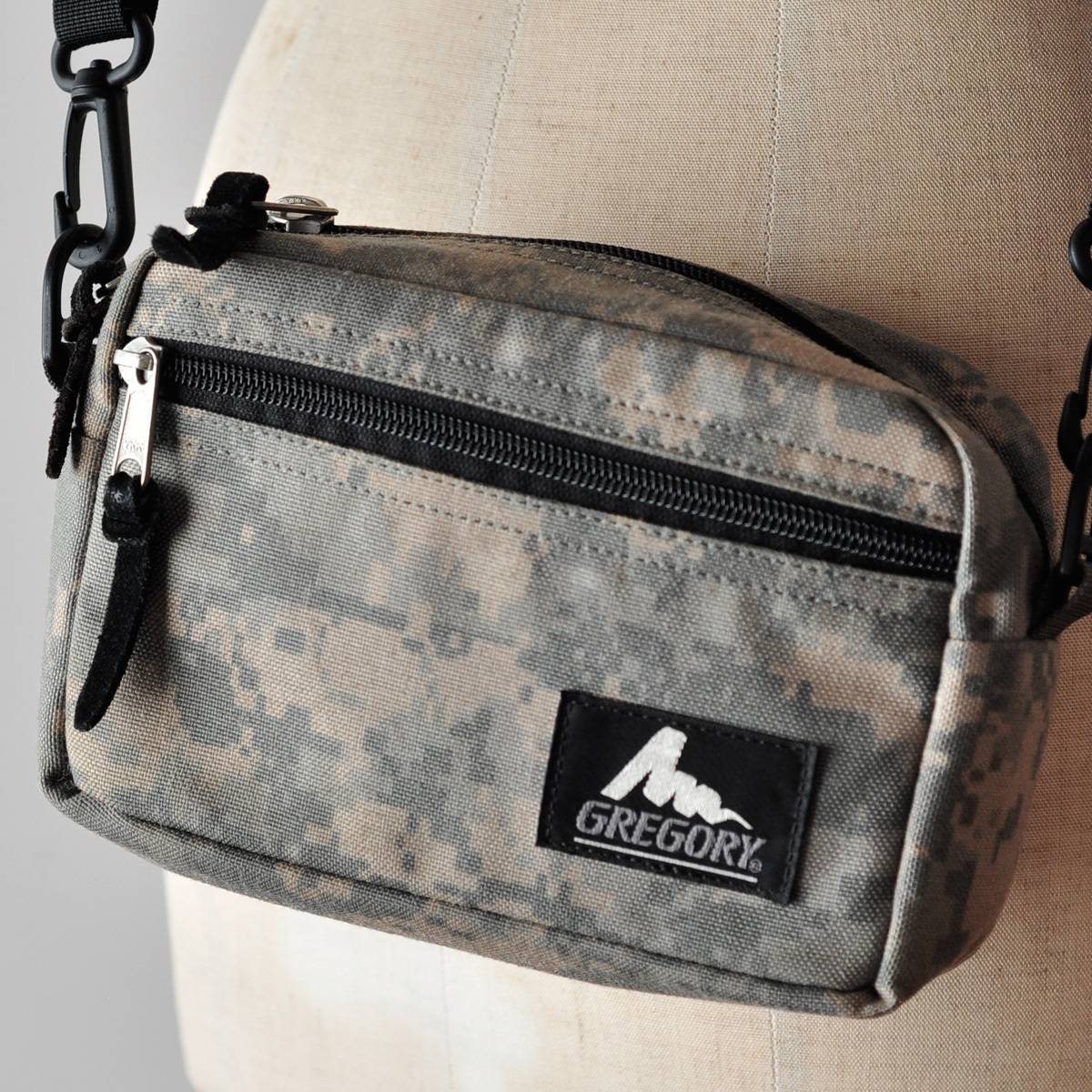 品番 GREGORY グレゴリー パデッドショルダーポーチ S デジカモ USA製 / 旧ロゴ US ARMY 米軍 迷彩 総柄(ショルダーバッグ)|売買されたオークション情報、yahooの商品情報をアーカイブ公開 - オークファン(aucfan.com) 品番 GREGORY グレゴリー パデッドショルダーポーチ S デジカモ USA製 / 旧ロゴ US ARMY 米軍 迷彩 総柄(ショルダーバッグ)|売買されたオークション情報、yahooの商品情報をアーカイブ公開 - オークファン(aucfan.com)
