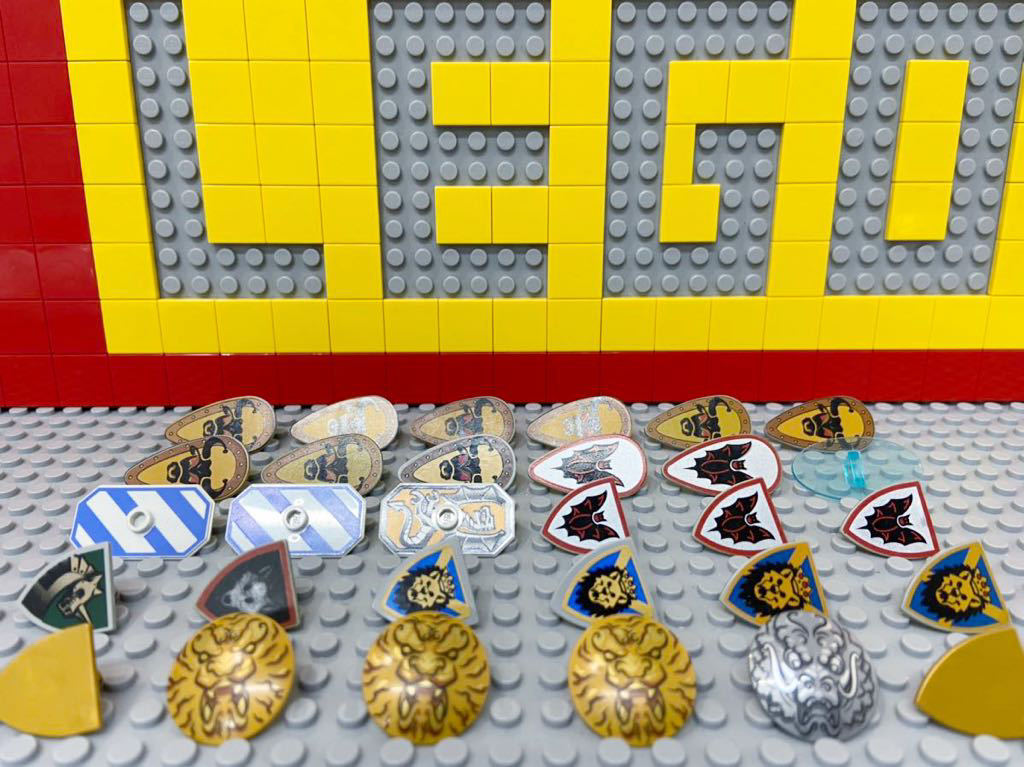 盾 レゴ ミニフィグ用小物 大量30個 黄金の盾 フライトナイト ナイトキングダム など Lego 防具 お城シリーズ Henghengbet19 盾 レゴ ミニフィグ用小物 大量30個 黄金の盾 フライトナイト ナイトキングダム など Lego 防具 お城シリーズ Henghengbet19