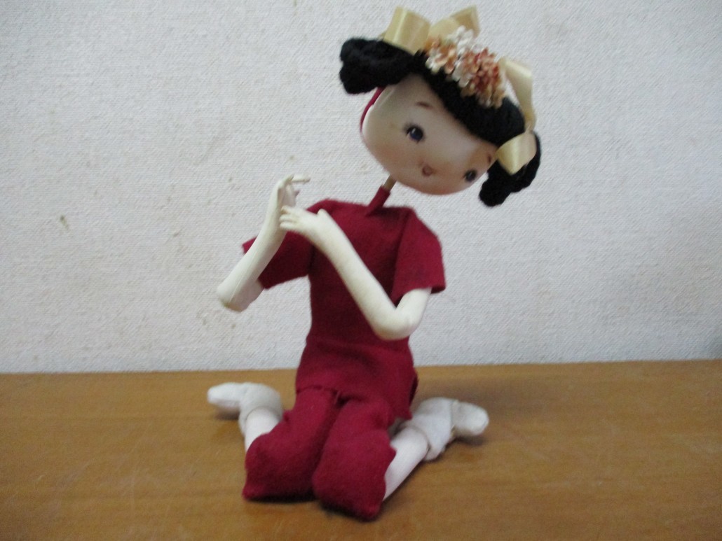 1050円 Sale 79 Off レトロな座り人形 古道具 人形