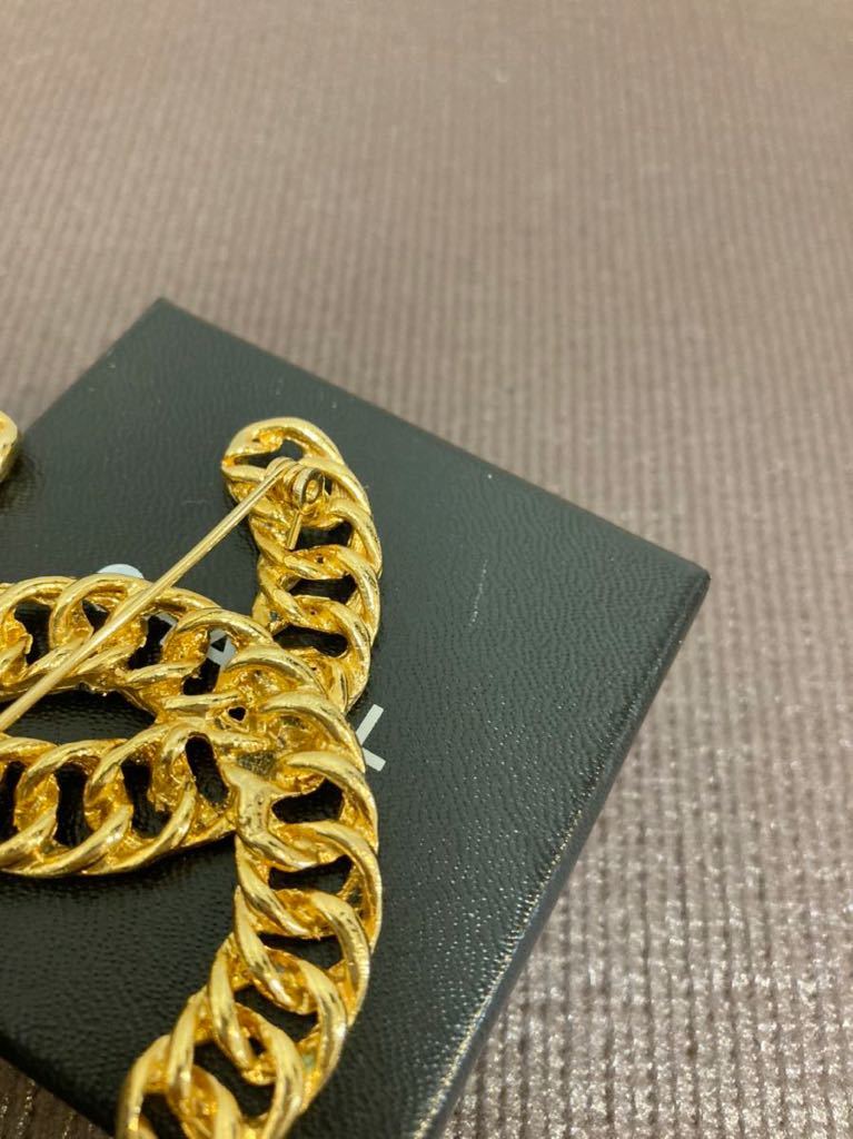  hard-to-find rare Chanel Vintage brooch pendant 