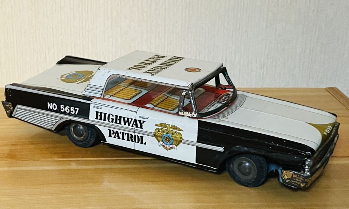懐かし　ブリキ　おもちゃ　自動車　弾み車　パトカー　フォード　ハイウェイ　パトロール　昭和40年代　レア　ビンテージ　レトロ
