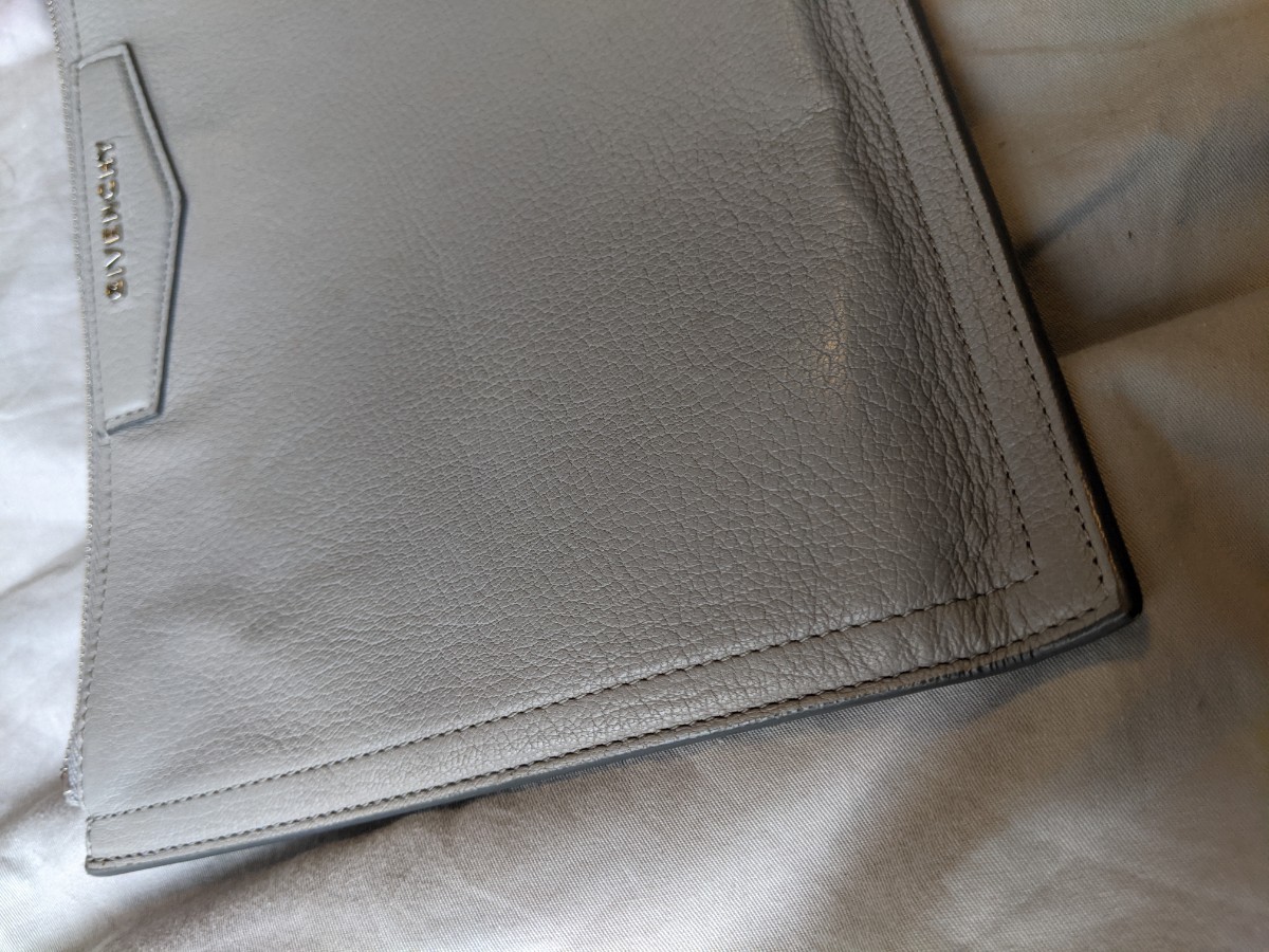 美品 GIVENCHY クラッチバック レザー ceratinxd.com