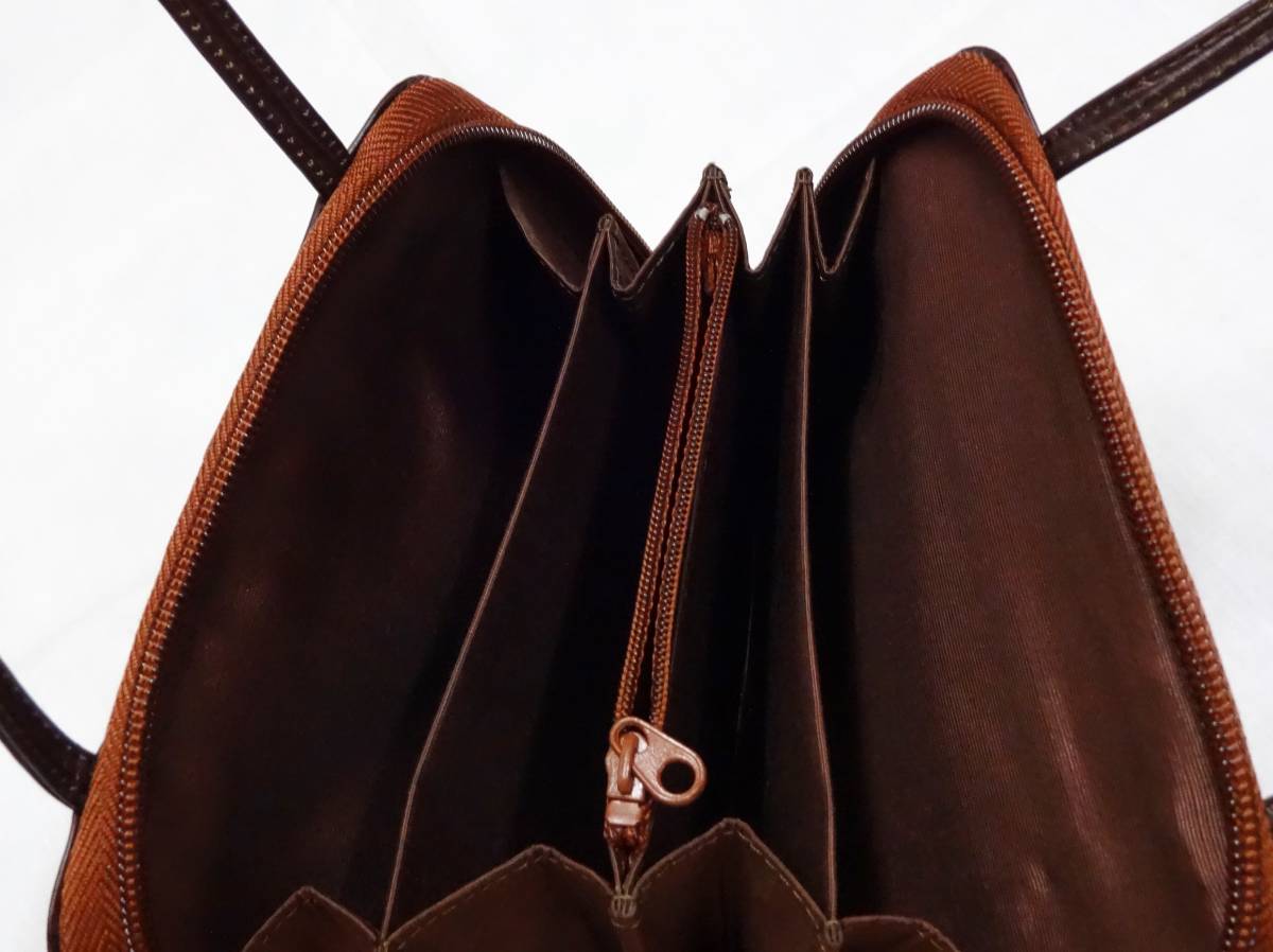 未使用！お薦め品素敵で機能的・本革製・エトワールミニバッグ（ポーチ）ポケットいっぱい、ハンカチ、ティッシュ、財布入れに_画像3