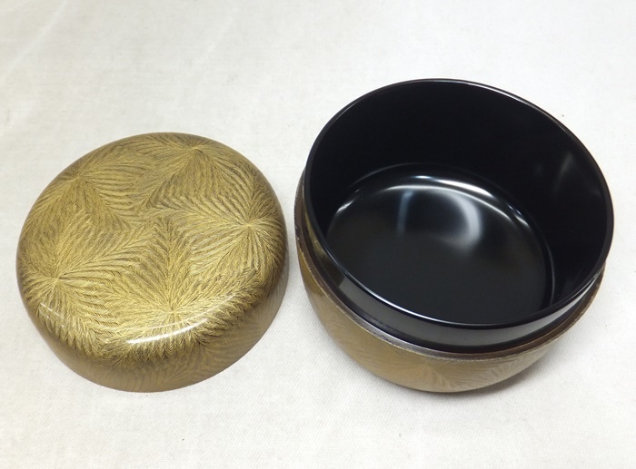 R958】茶道具 輪島塗 極上 棗 平棗 松翠作 極密極細 沈金 しのぶ R958】茶道具 輪島塗 極上 棗 平棗 松翠作 極密極細 沈金 しのぶ