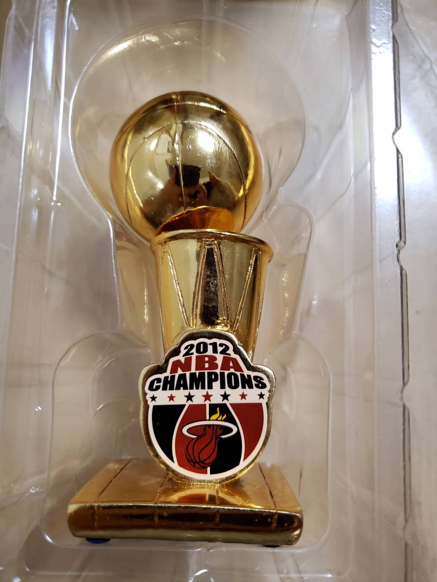  новый товар 2012 Forever NBA Champions Trophy Paper Weight Miami Heat / LeBron James самый первый. победа Trophy 