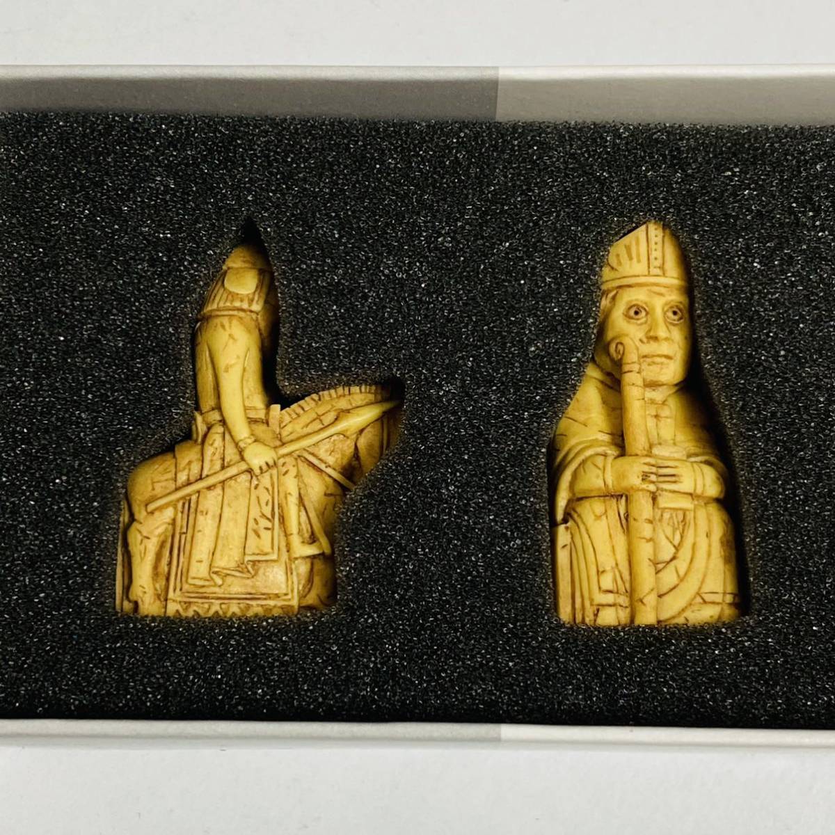 【極美品】海洋堂 ルイス島のチェス THE LEWIS CHESSMEN チェス駒 5個セット 大英博物館 希少 レア_画像3