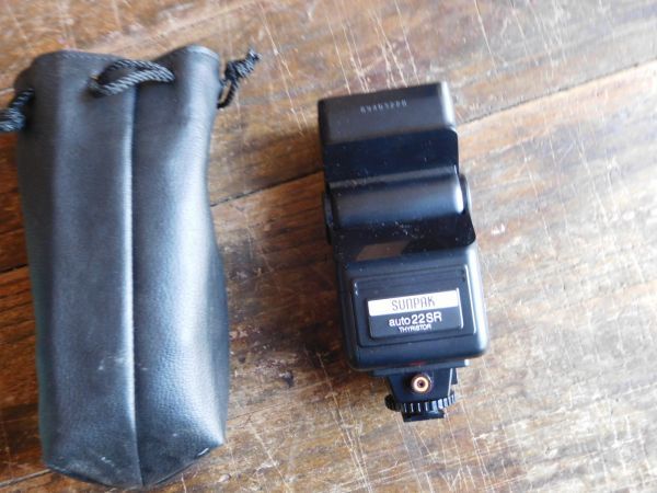 昔レトロ古い一眼カメラSUN PAK AUTO22SR フラッシュ　THYRISTOR 日本製　動作確認　 部品道具　camera_画像1