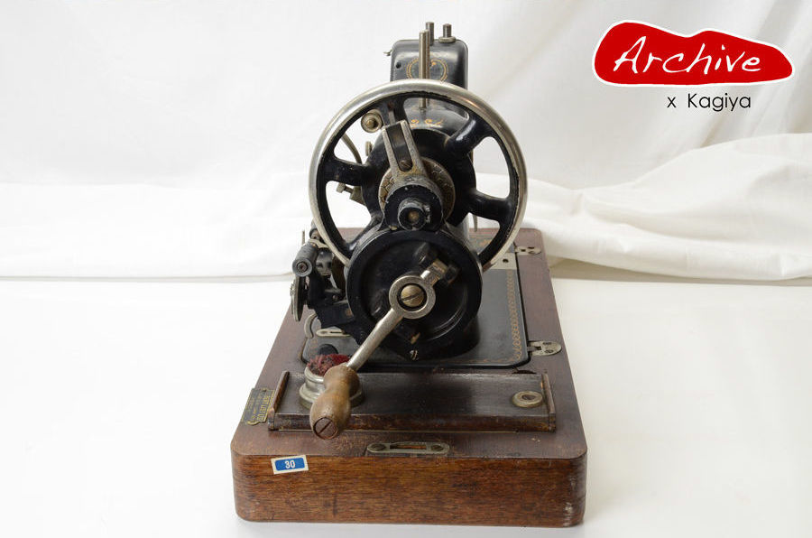 1880 year Germany made antique sewing machine Mundlos Original Victoria antique Vintage 6002789 collection Monde roru retro 2m4363