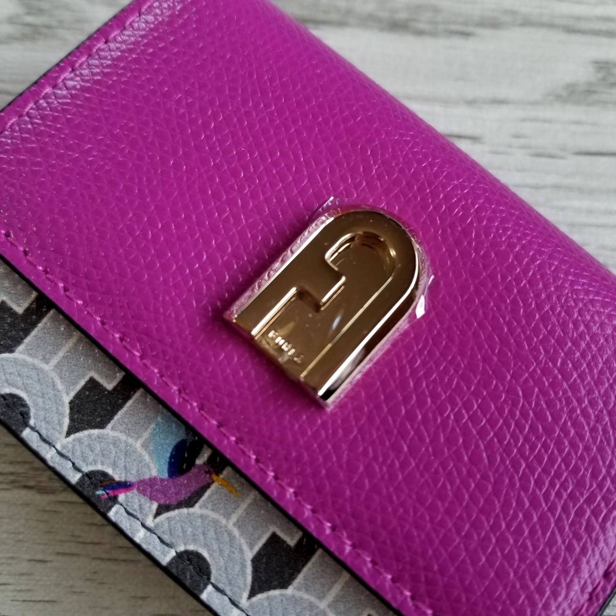 新品 FURLA 三つ折り財布 ミニ財布 コンパクトウォレット 新品 FURLA 三つ折り財布 ミニ財布 コンパクトウォレット