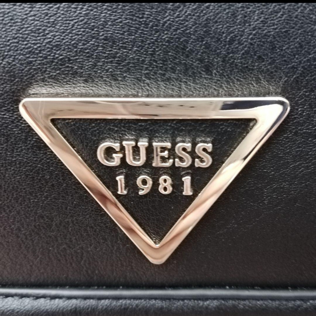 【美品】GUESS リュック