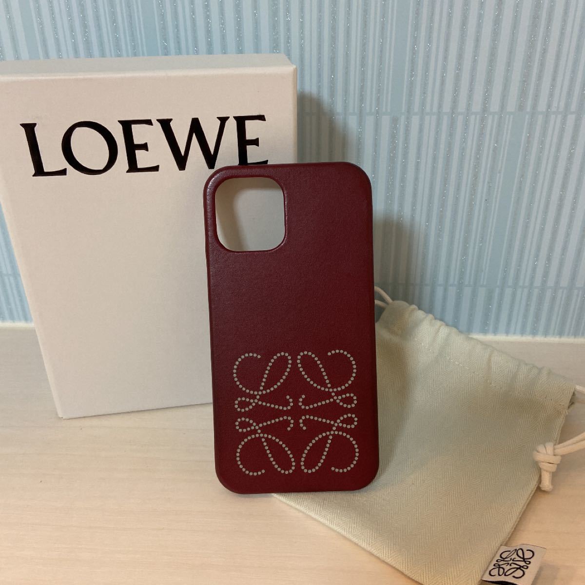 LOEWE ロエベ　レザーiPhone12・Pro用ケース　アナグラム　モバイルカバー アイフォンケース