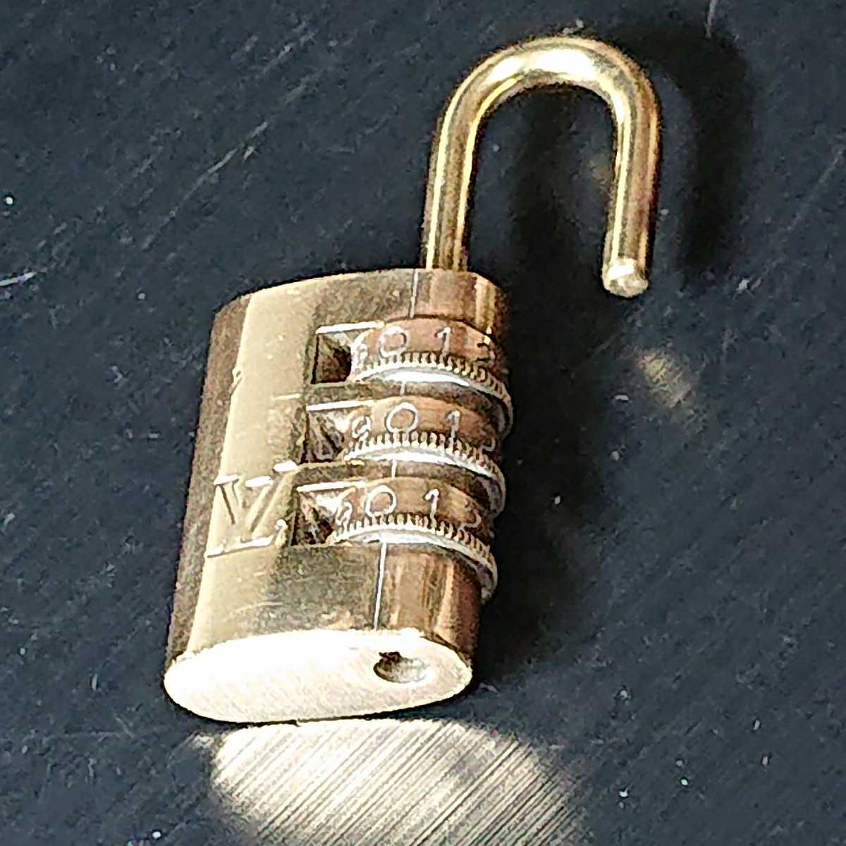 [ free shipping ] dial type south capital pills Louis Vuitton pado lock LOUIS VUITTON kana te Gold gold number adjustment possibility lock key dial key ①