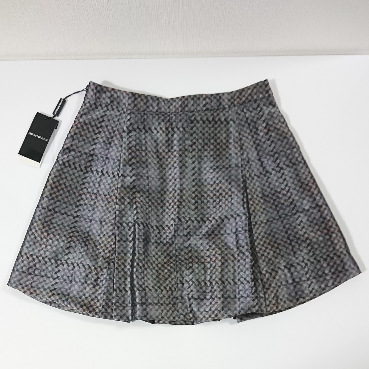 新品・未使用・タグ付】EMPORIO ARMANI アルマ ーニ スカート|PayPay