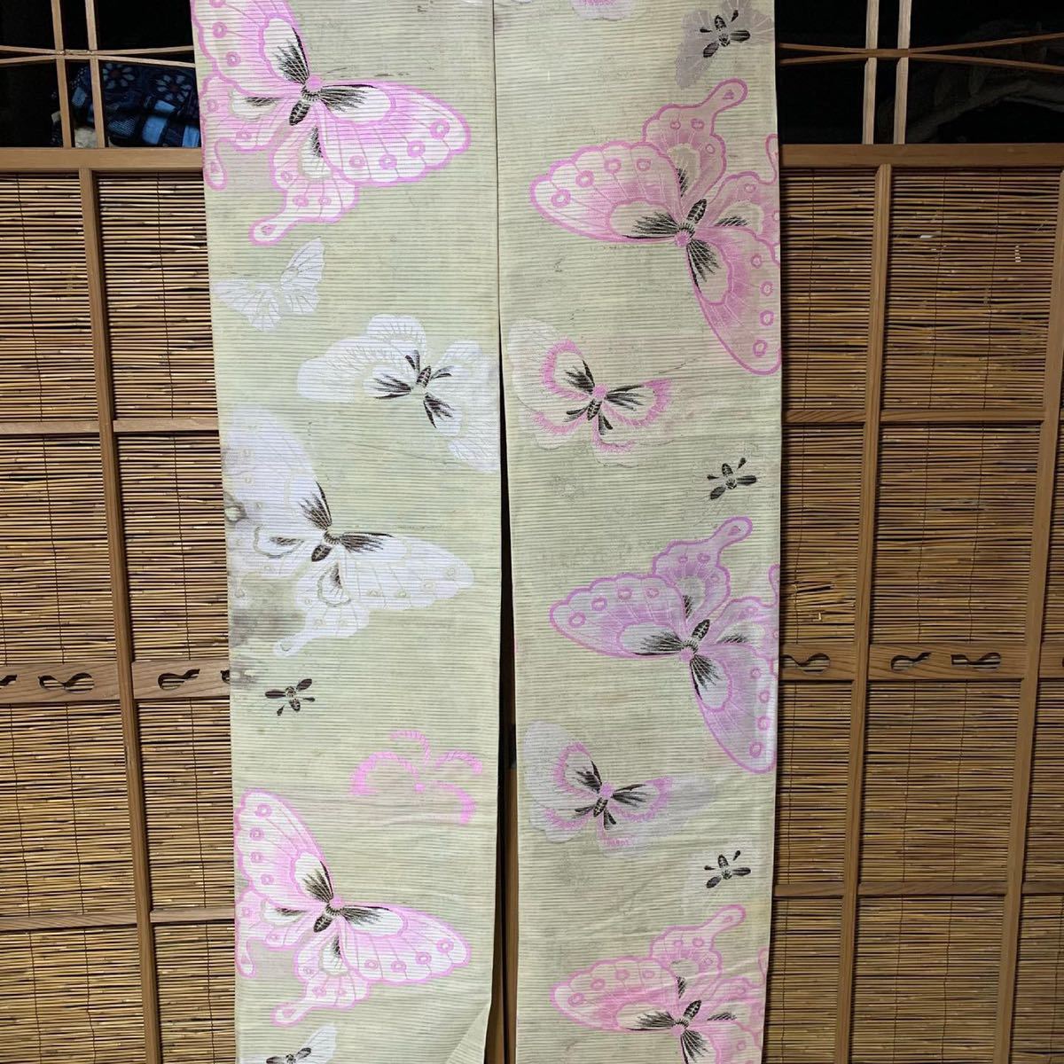 アンティーク夏丸帯 正絹絽 両面全通柄 白地の絽にピンクと白の蝶刺繍 