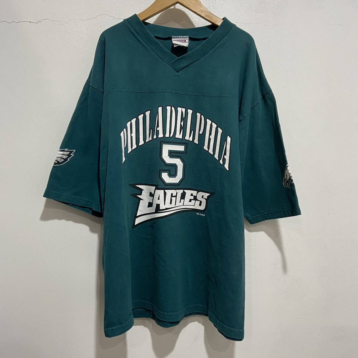 ☆送料無料☆ NFL☆PHILADELPHIA EAGLES☆フットボールTシャツ☆XL_画像1