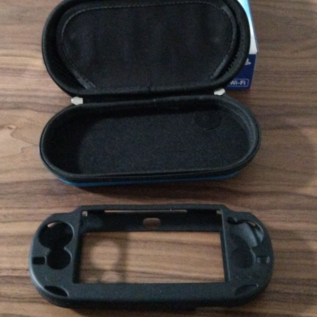 【美品】PS Vita PCH-1000　クリスタルブラック　 SONY