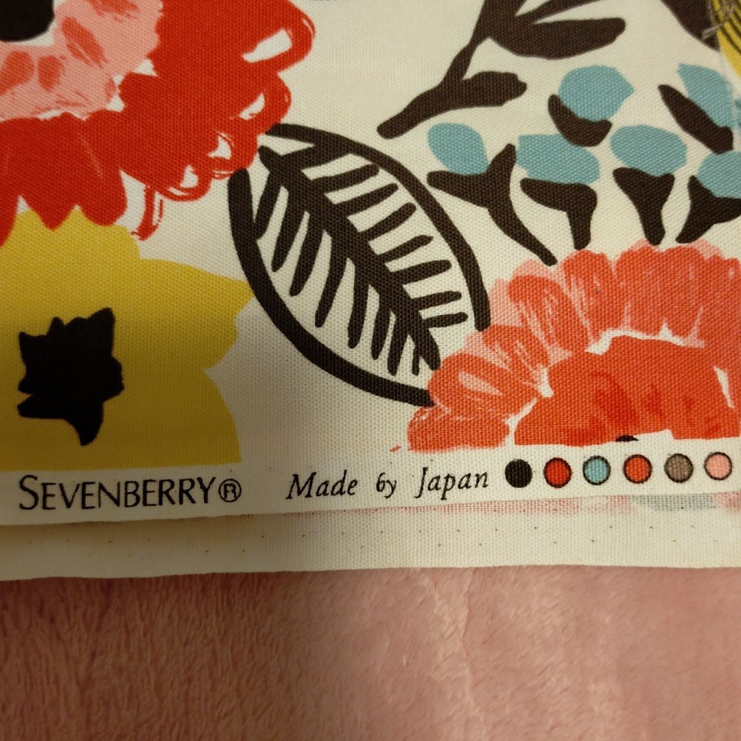 布　生地　SEVENBERRY ボタニカル　花柄　油彩絵画　はぎれ