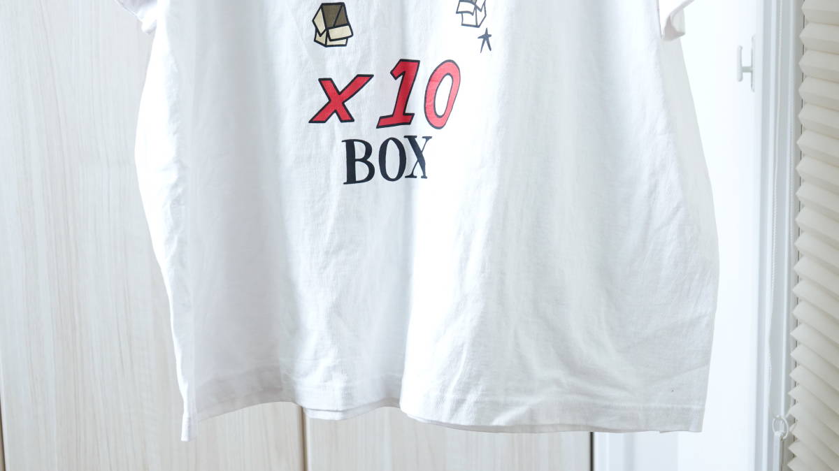 ★TENBOXテンボックス ブランド名パロディプリント半袖Tシャツ　　古着ユーズド男性メンズXL白ホワイトトップスストリート東京日本_画像3