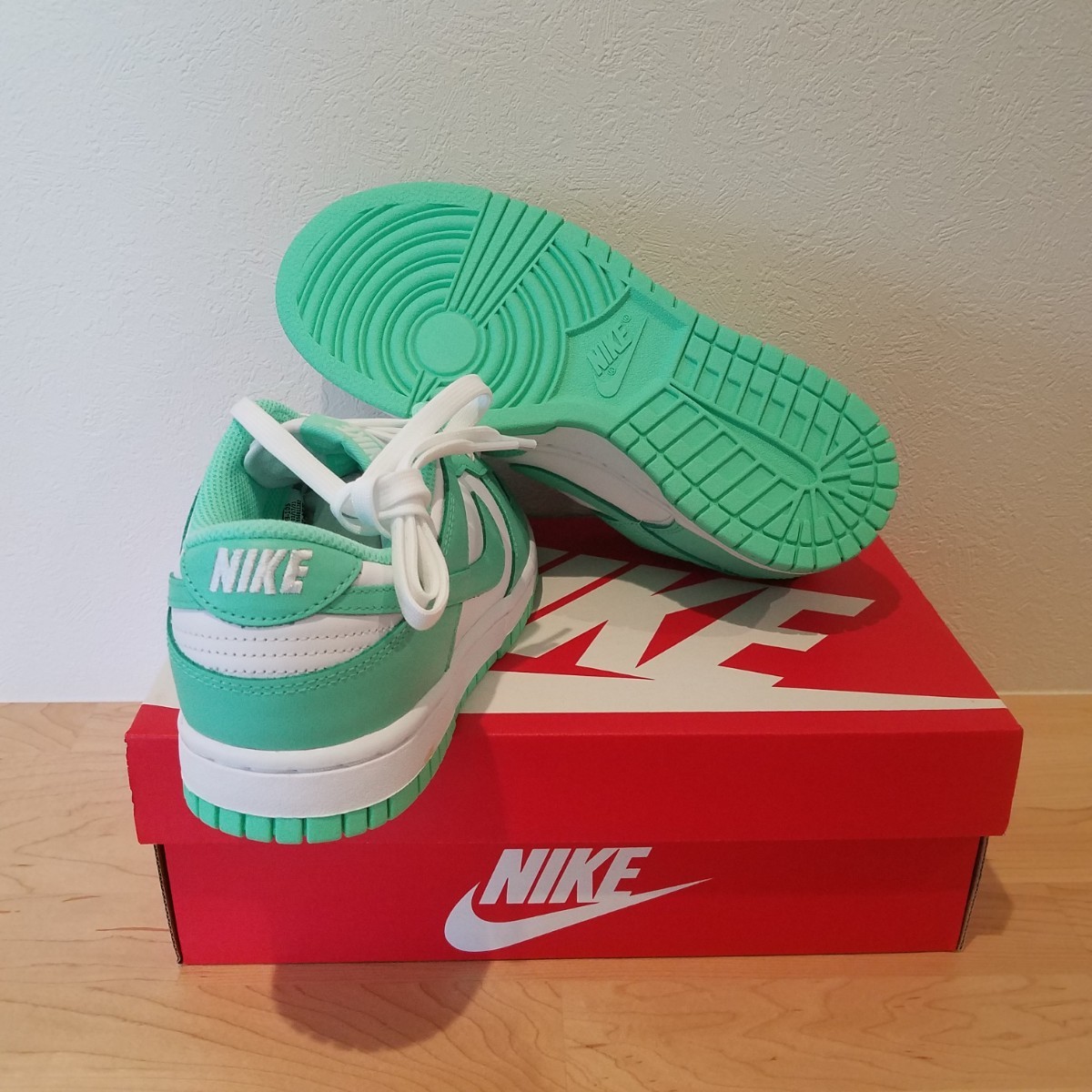 NIKE WMNS DUNK LOW GREEN GLOW ナイキ ウィメンズ ダンク ロー グリーングロウ 24㎝