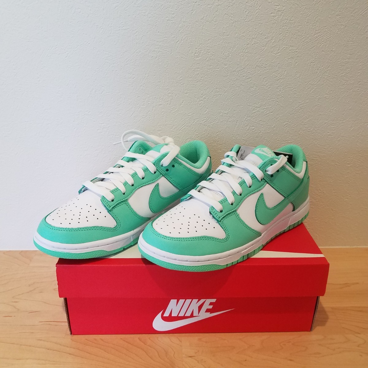 NIKE WMNS DUNK LOW GREEN GLOW ナイキ ウィメンズ ダンク ロー グリーングロウ 24㎝