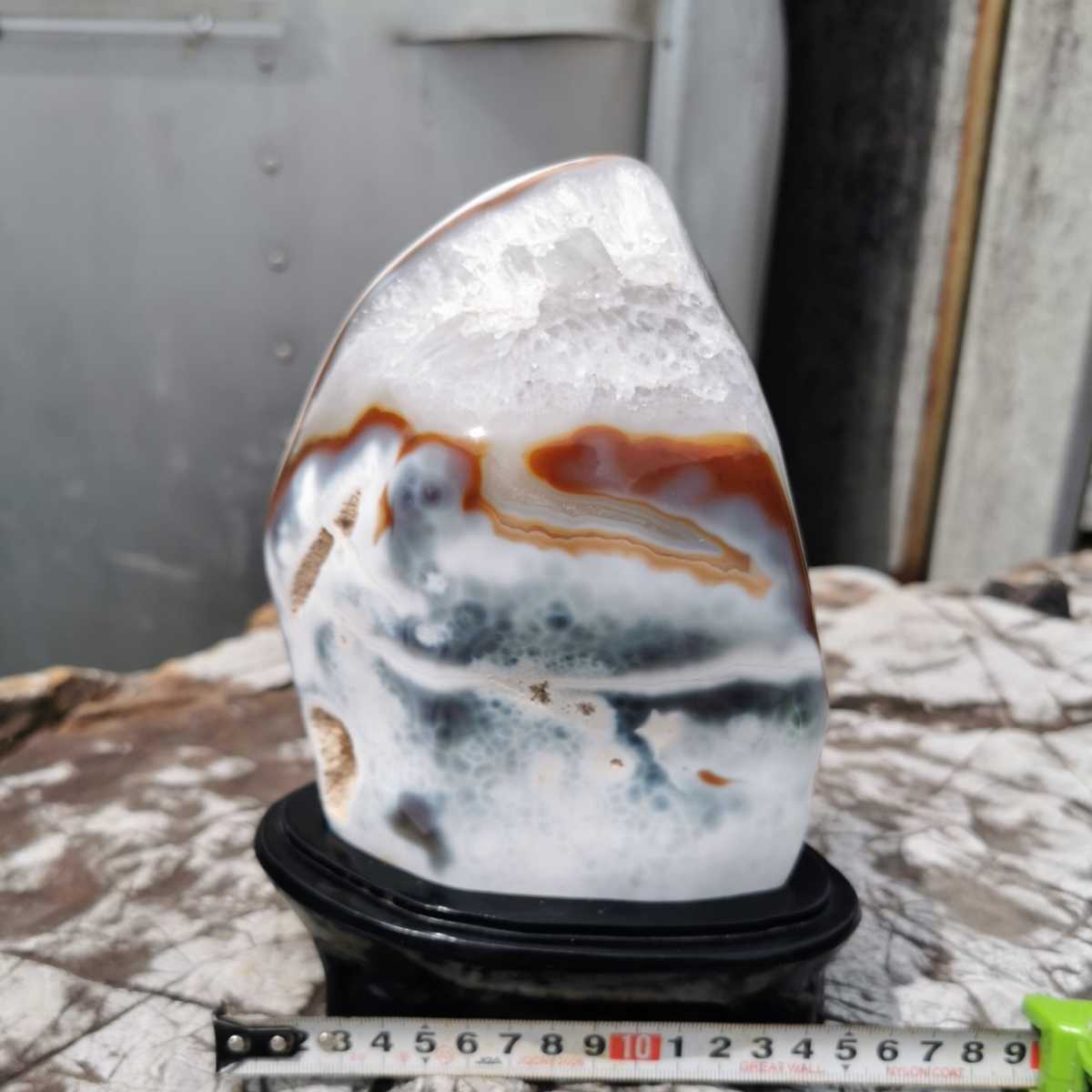 贅沢屋の 縞メノウ 1.1kg オニキス 瑪瑙 アゲート 原石 鑑賞石 自然石