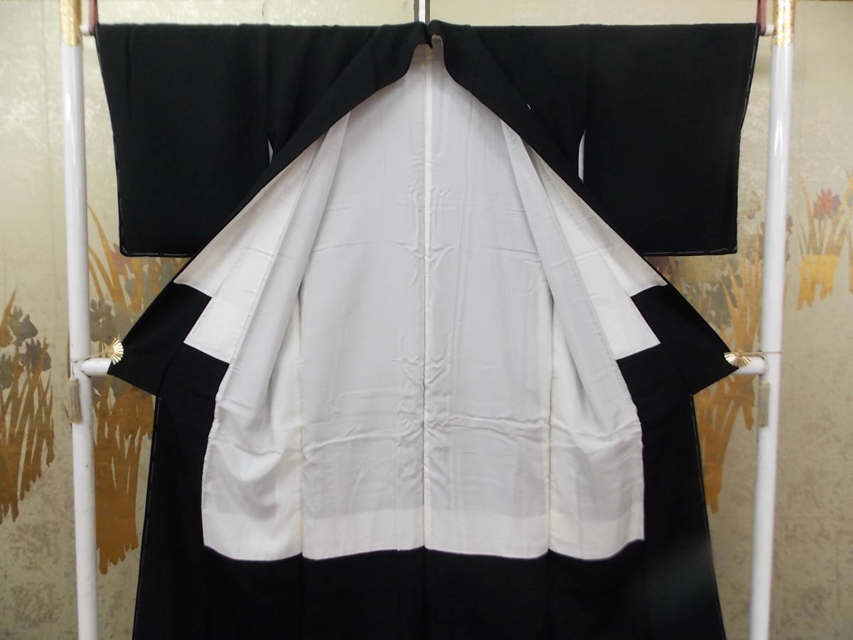  кимоно сейчас прошлое 2520 чёрный. . оборудование натуральный шелк высший класс . после крепдешин земля . траурный костюм кимоно .. нить имеется не использовался товар длина 166cm.