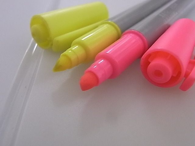 蛍光ペン ピンク＆イエロー ２本セット 新品＆少し使用 ラインマーカー アスクル_画像5