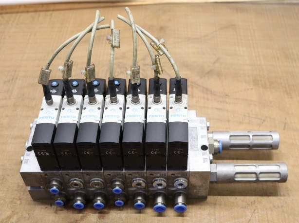 FESTO ソレノイドバルブ VSVA-B-M52-AH-A1-1R2L 即決価格 エアー FESTO ソレノイドバルブ VSVA-B-M52-AH-A1-1R2L 即決価格 エアー