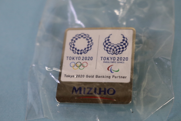 非売品　MIZUHO　東京オリンピック　パラリンピック　記念バッジ　　即決価格_画像2