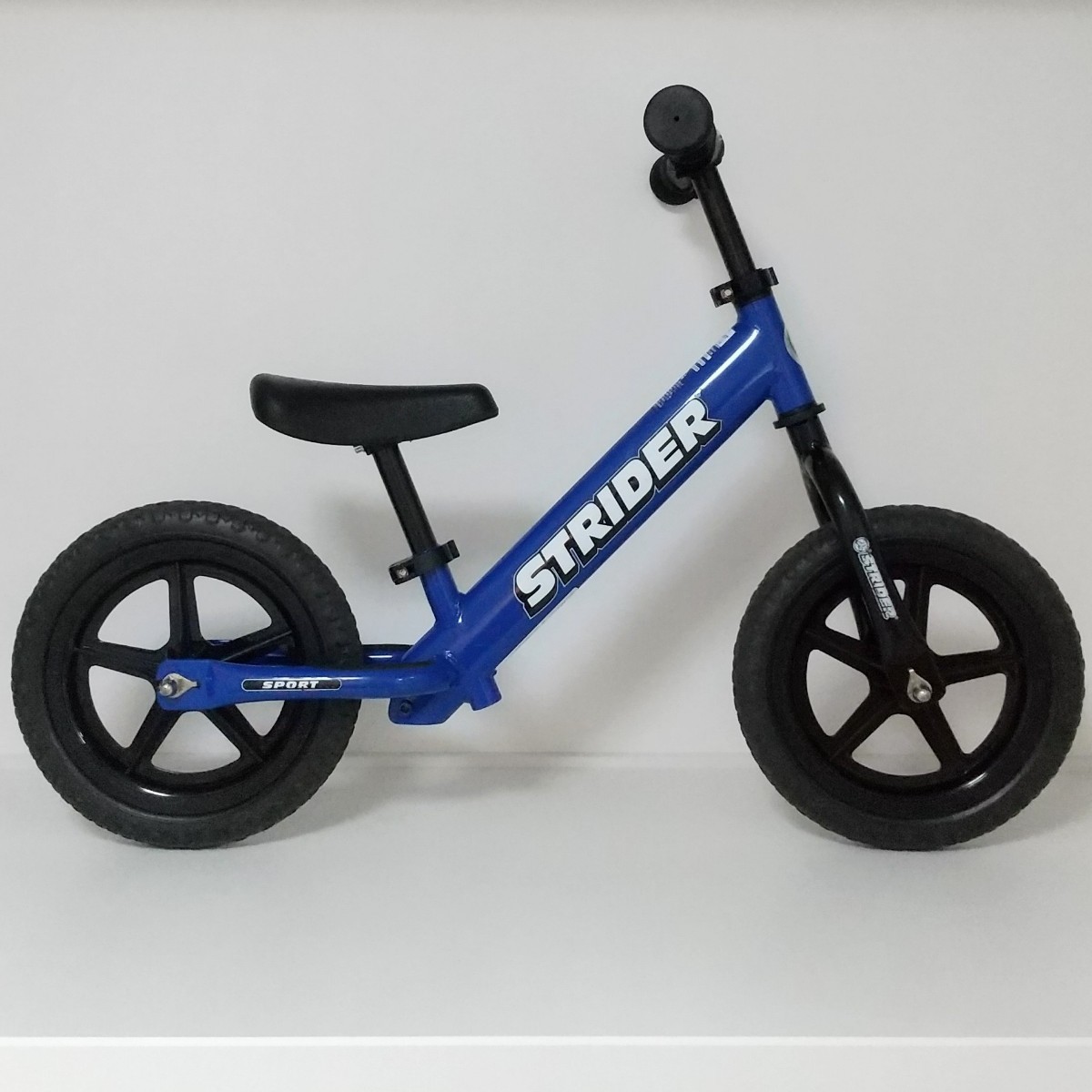 ストライダー STRIDER バランスバイク キックバイク ブルー 日本 ストライダー STRIDER バランスバイク キックバイク ブルー 日本