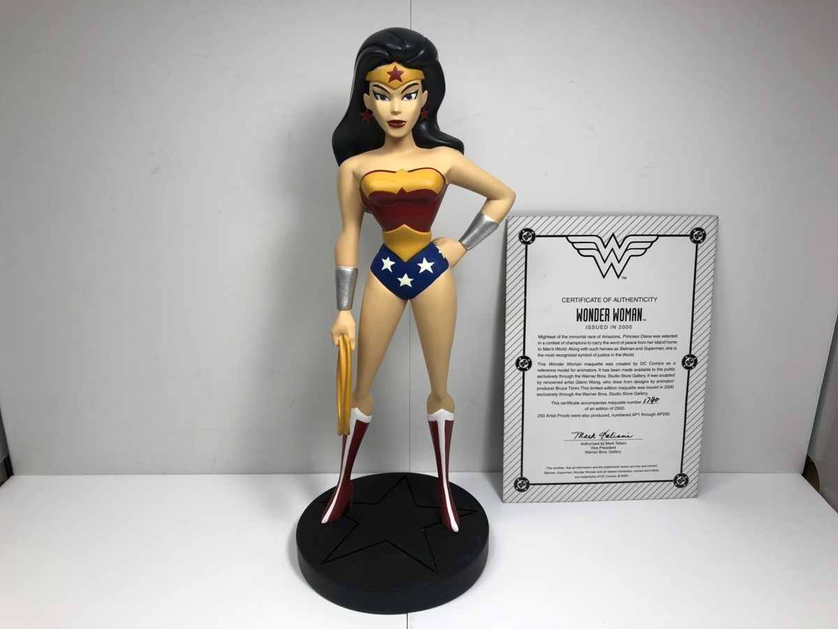 □ワンダーウーマンWonderWoman世界限定スタチュー美品 □ワンダーウーマンWonderWoman世界限定スタチュー美品