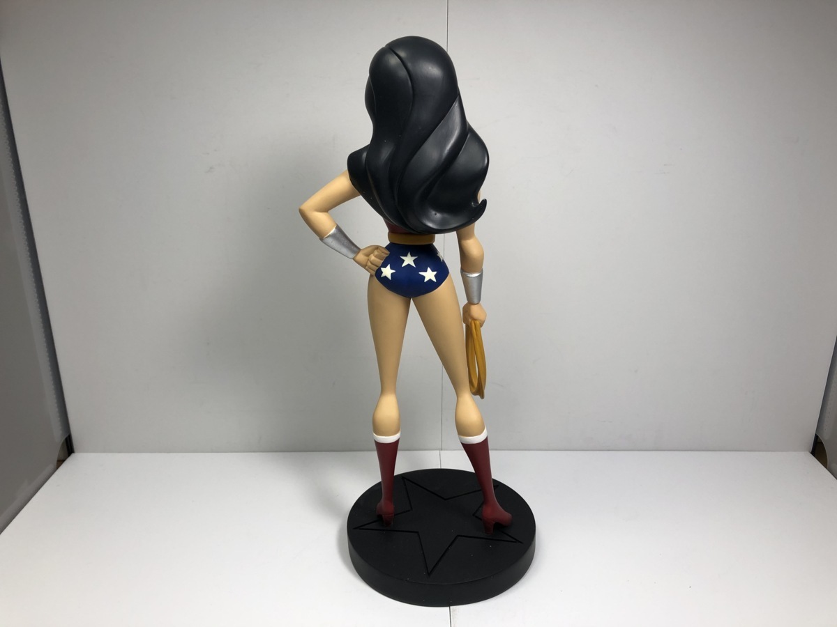 □ワンダーウーマンWonderWoman世界限定スタチュー美品 □ワンダーウーマンWonderWoman世界限定スタチュー美品