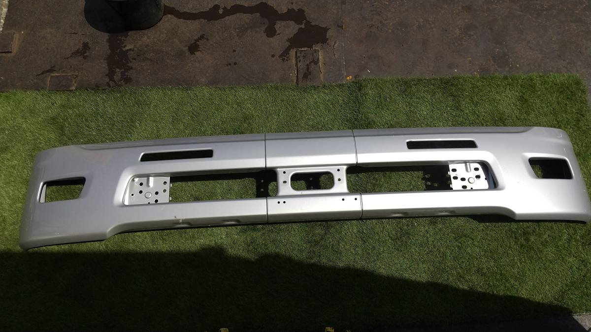  Isuzu Forward front bumper N66