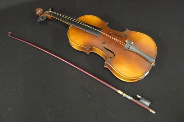 Q471 現状品 MASAKICHI SUZUKI 鈴木政吉 No.100 ヴァイオリン 弦楽器 日本製 ハードケース付 アンティーク/140 2