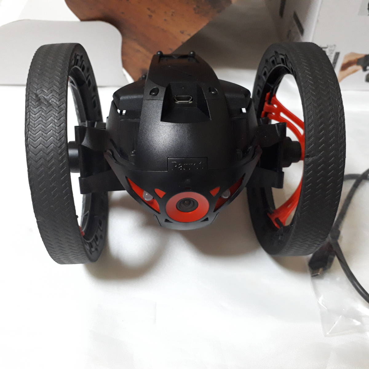 パロット ミニ ドローン ジャンピングスーモ 広角カメラ付 2輪型ロボット ブラック　ジャンク品