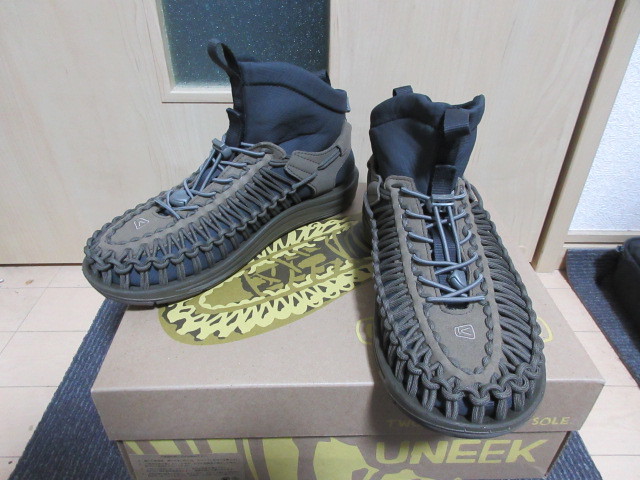 キーン UNEEK HT MID　サイズ26.0㎝　CANTEEN/RAVEN 　新品　KEEN