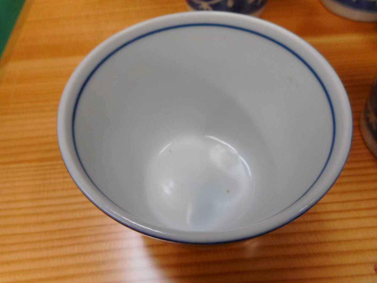 和風陶器　蕎麦猪口　染付陶器　唐草模様　8客　青い　和食器　中古品_画像5