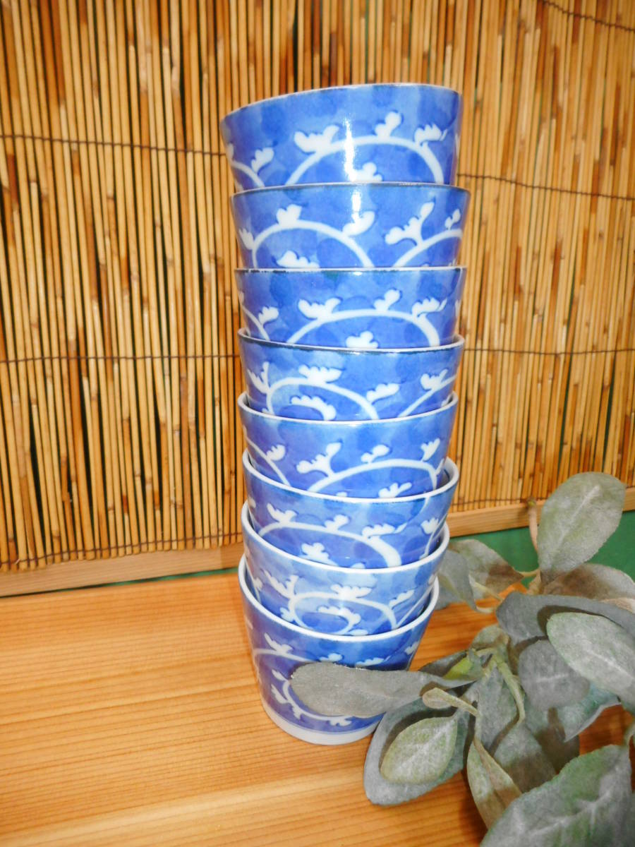 和風陶器　蕎麦猪口　染付陶器　唐草模様　8客　青い　和食器　中古品_画像9