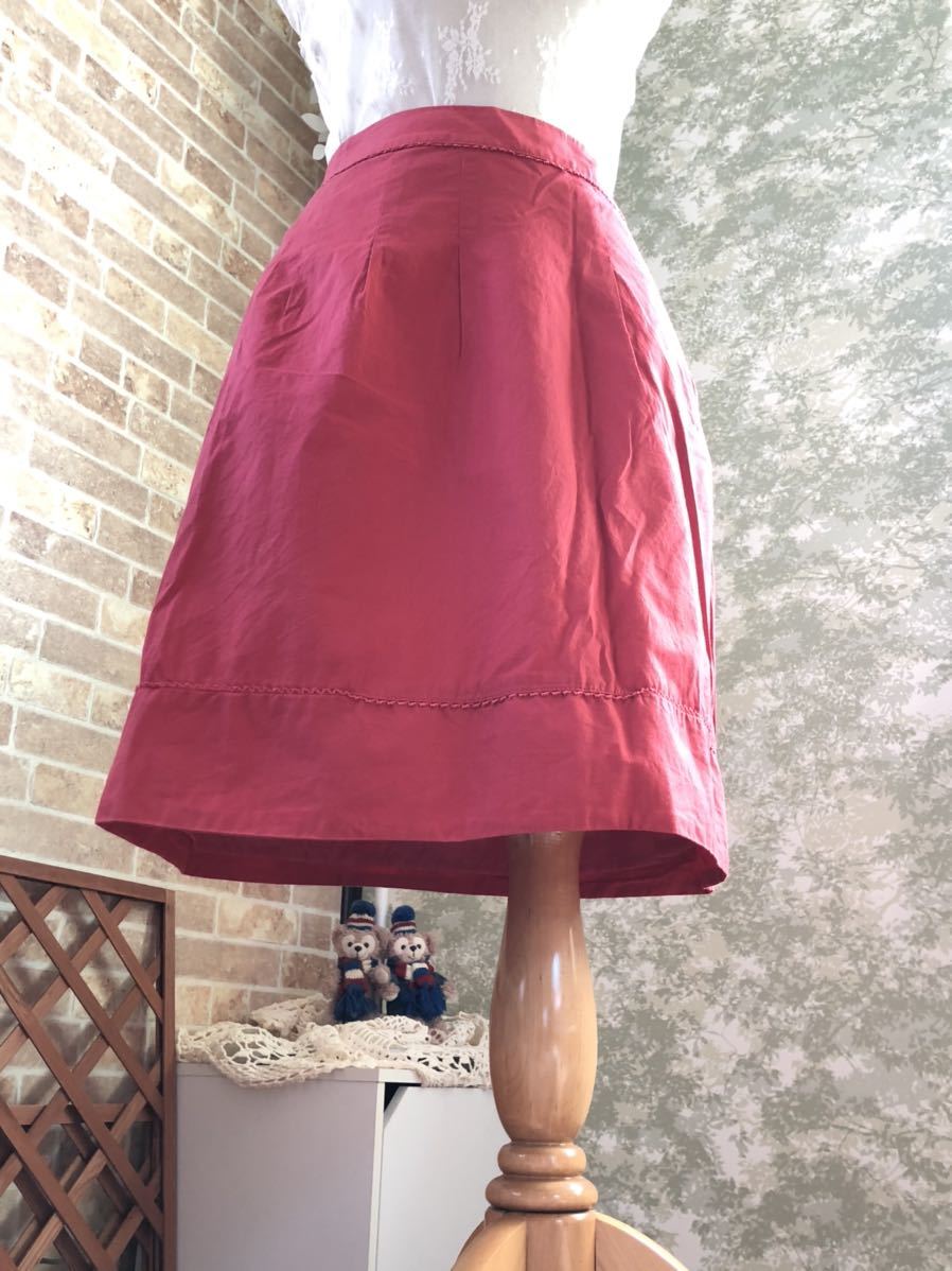 値下げ　ｒｕ アールユー 綺麗な優しいピンク系 ふんわタックスカート 膝丈 ２(Ｍ) W64