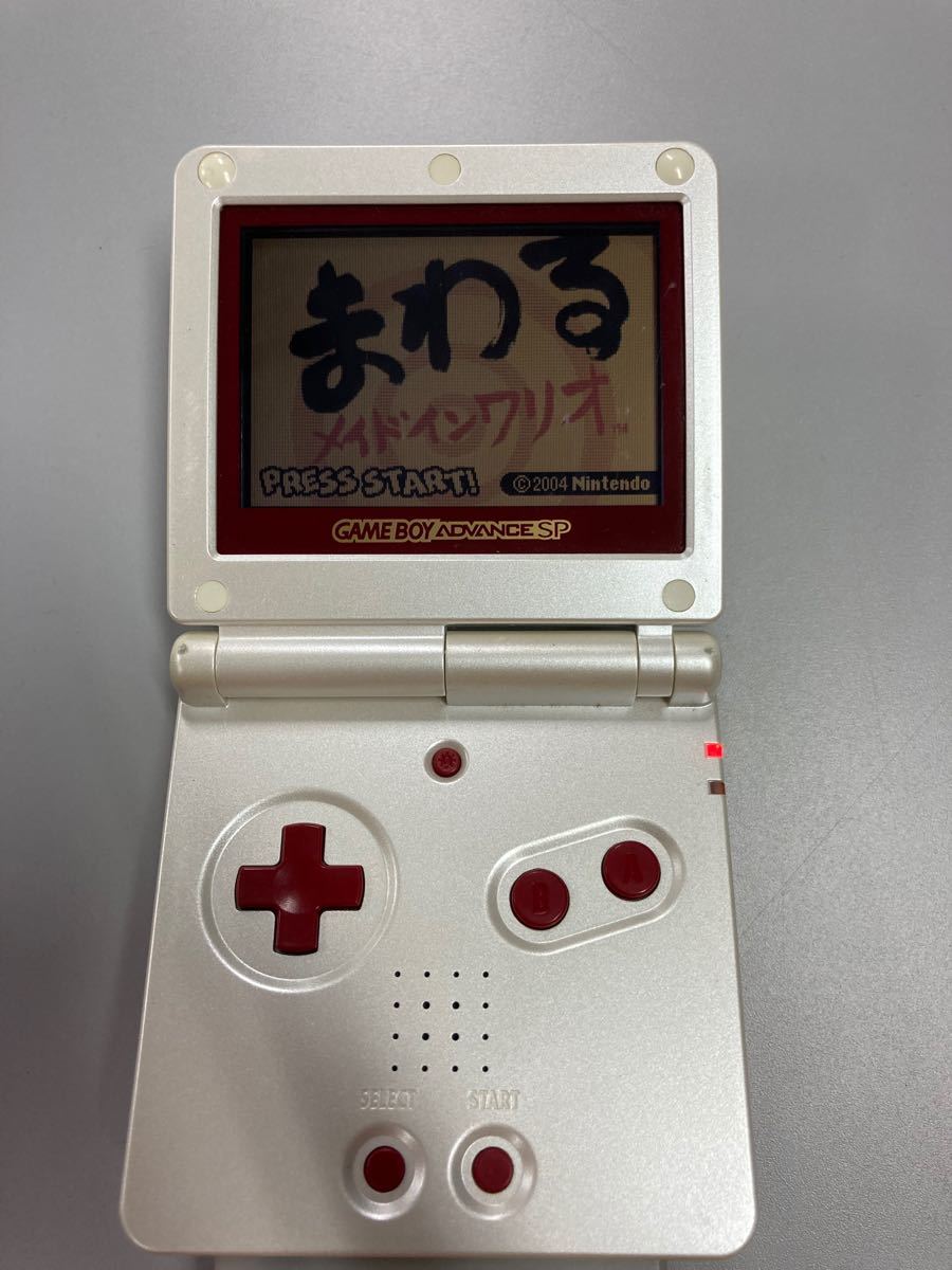 ゲームボーイアドバンスSP ファミコンカラー　本体とカセット　※充電器無し　