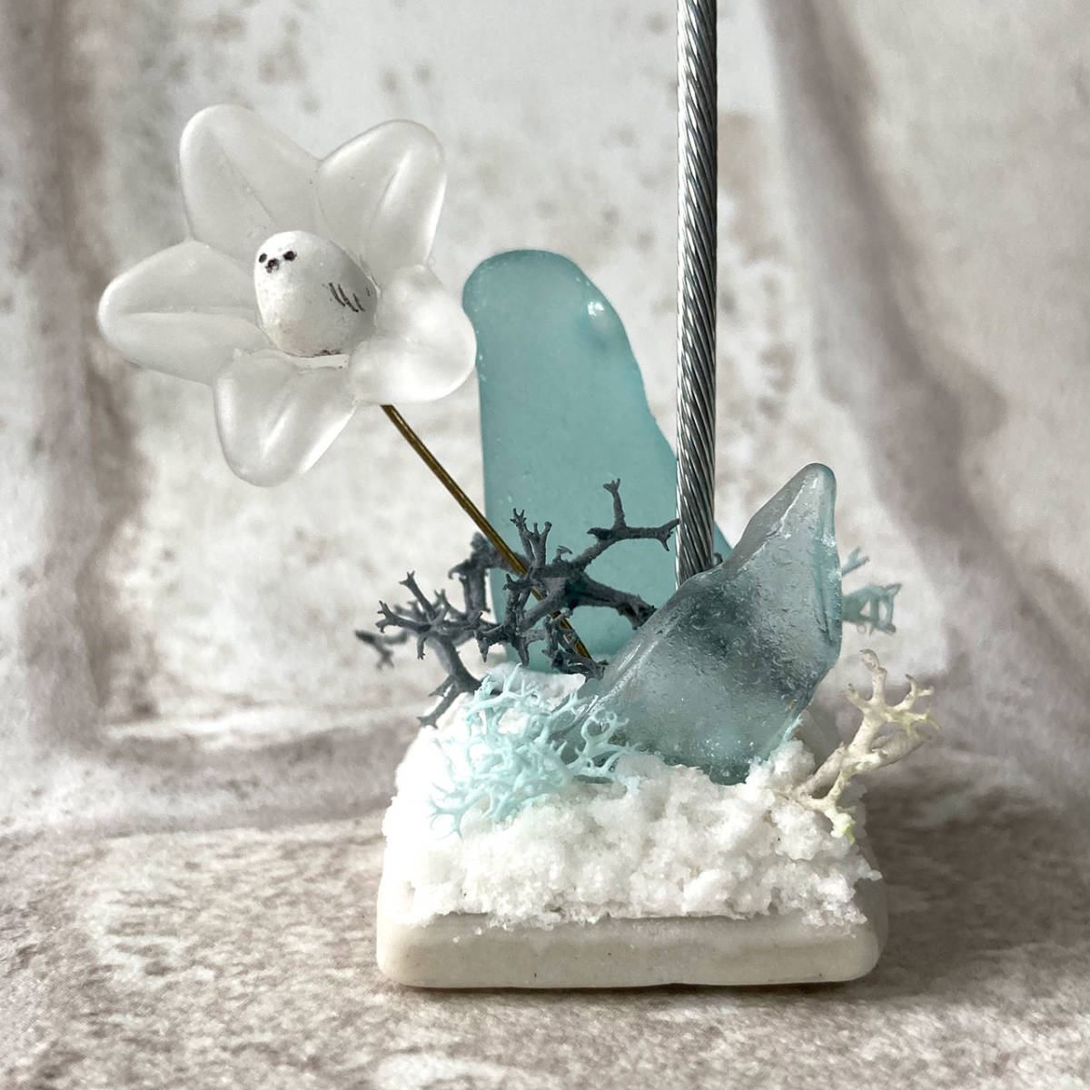 ハンドメイド　氷の花とシマエナガのジオラマメモスタンド_画像8