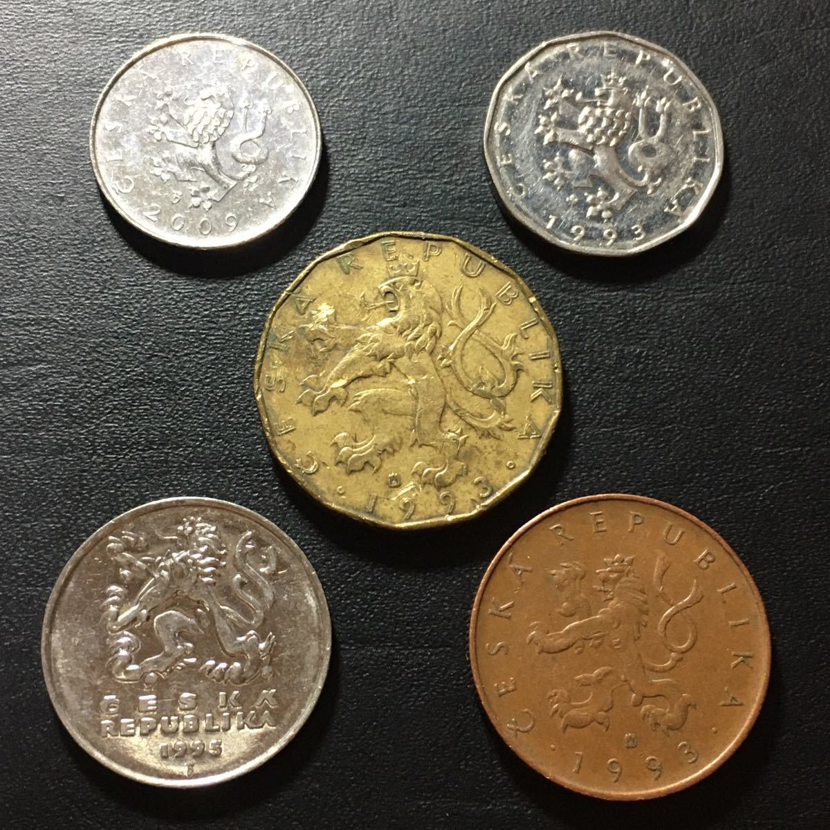 【f015】古銭外国銭 チェコ共和国のコイン 5枚セット(^^)_画像2