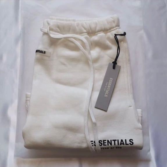 FOG Essentials エッセンシャルズ リフレクティブ ハーフパンツ White