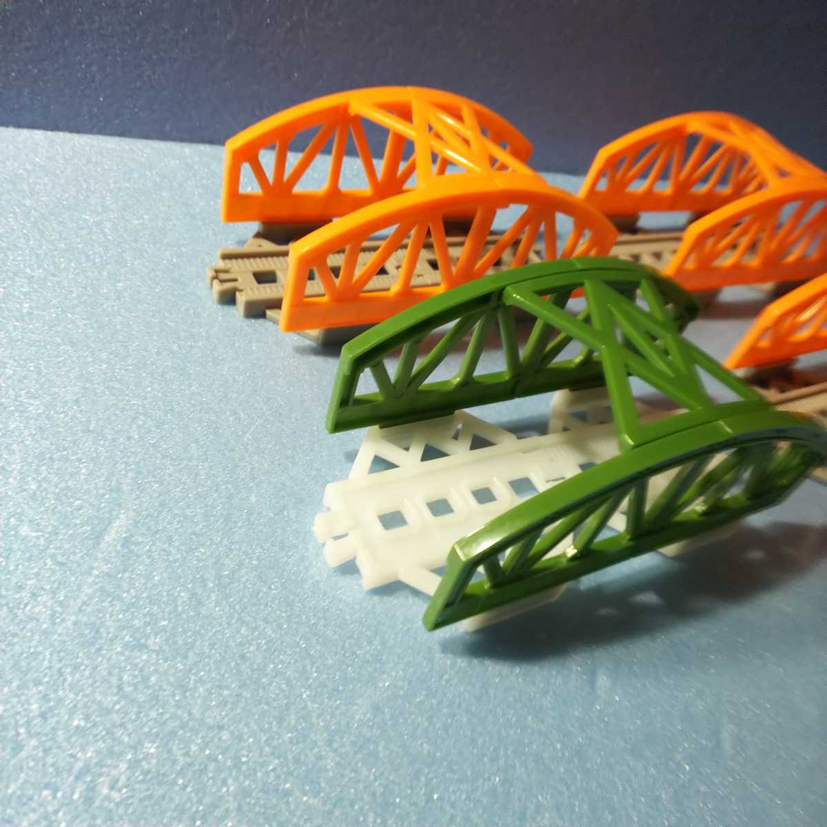 カプセルプラレール【同梱OK】鉄橋 4個 オレンジ グリーン_画像3