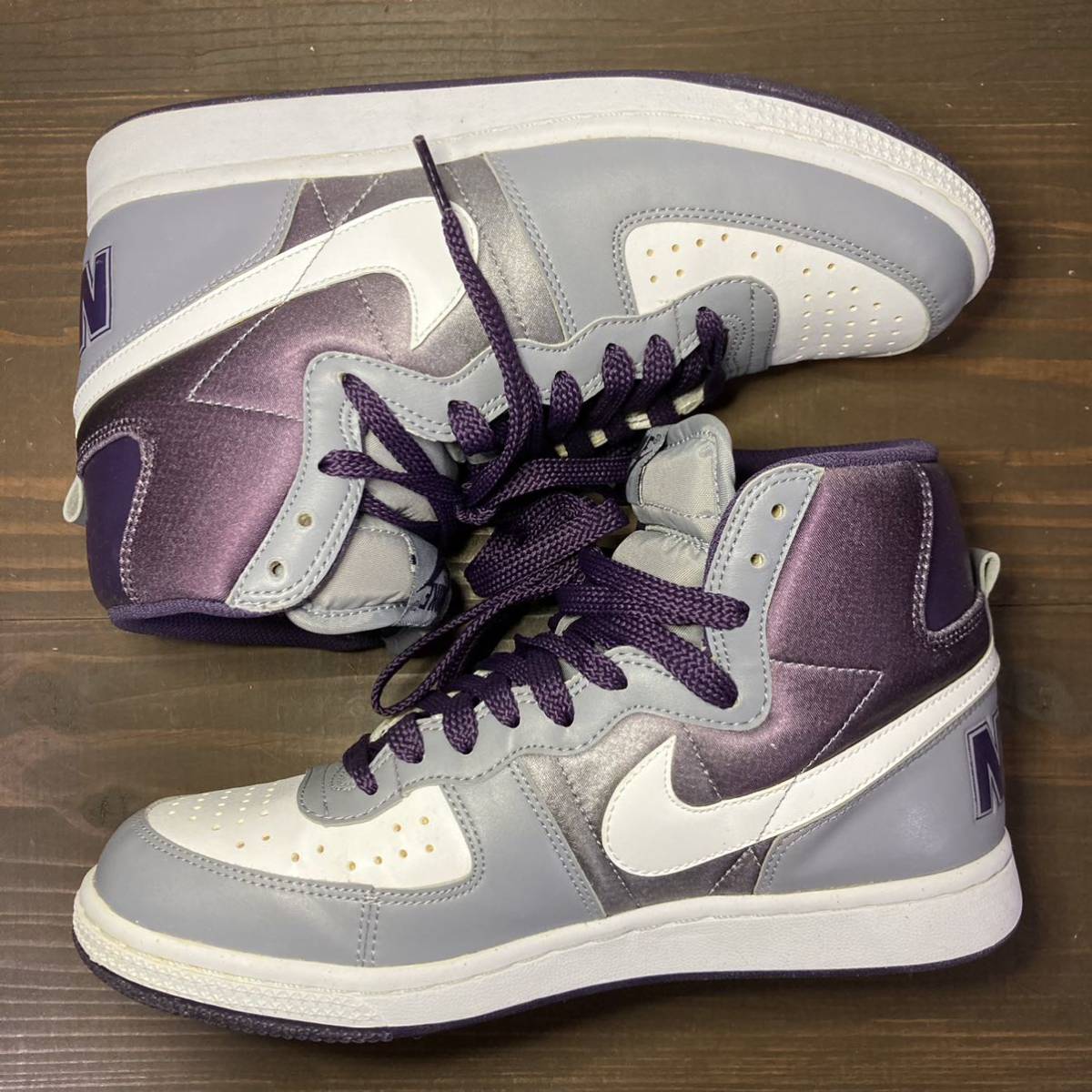 NIKE】 TERMINATOR HIGH BASIC 24 0cm 336609-011 09年製 ナイキ NIKE】 TERMINATOR HIGH BASIC 24 0cm 336609-011 09年製 ナイキ