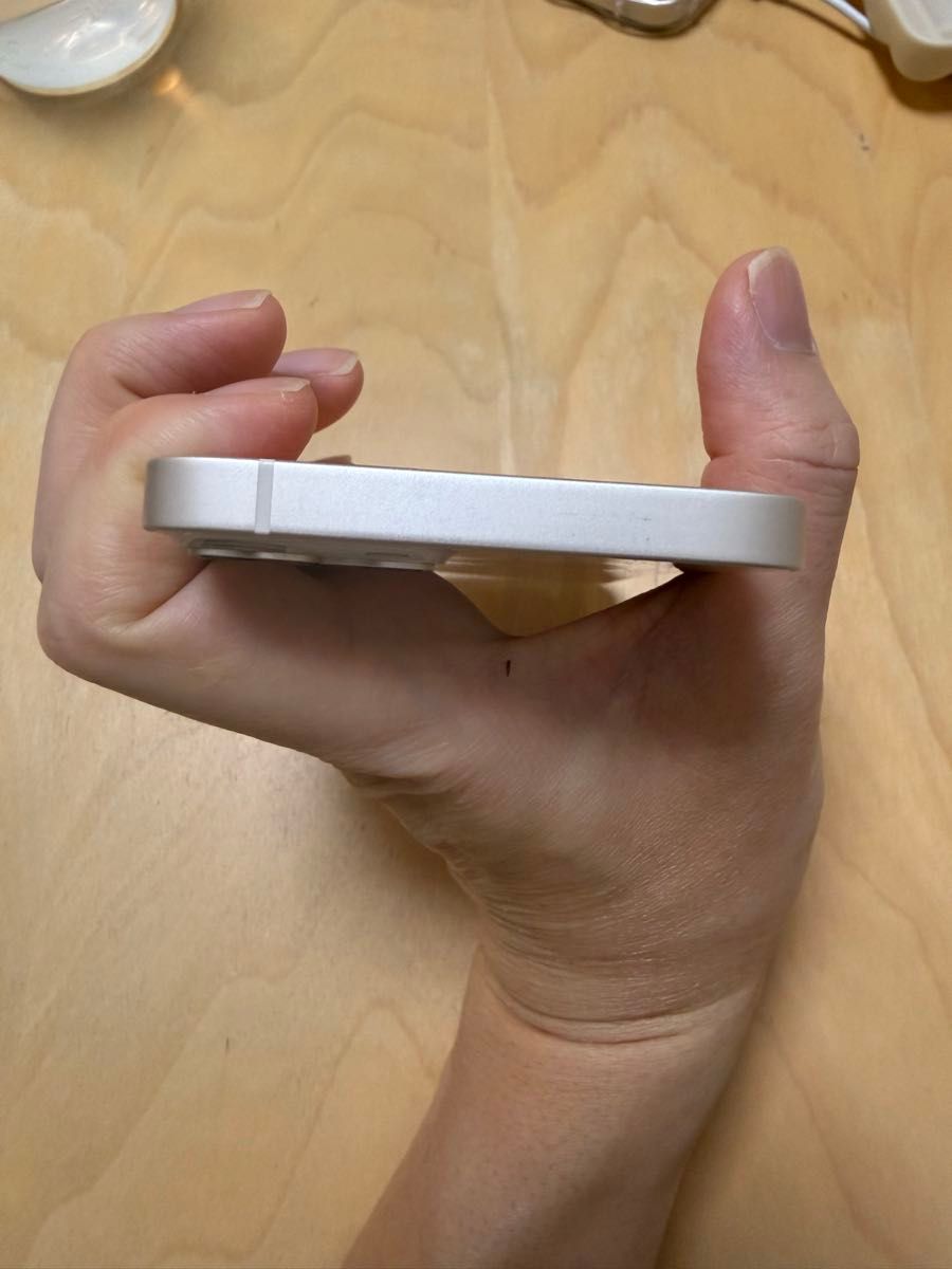 iPhone 13 128GB SIMフリー スターライト 画面割れ｜Yahoo!フリマ（旧