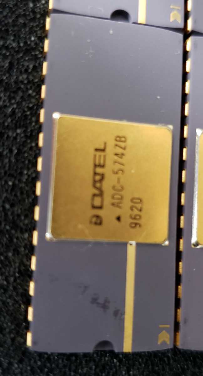 DATEL ADC-574ZB 12bit A/D converter 未使用？ジャンク　HI574A_画像1