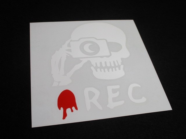 ドクロのドライブレコーダーステッカー ●REC [文字色：白] 横9cm 縦12cm ドクロ スカル ガイコツ ドラレコ ステッカー_画像2