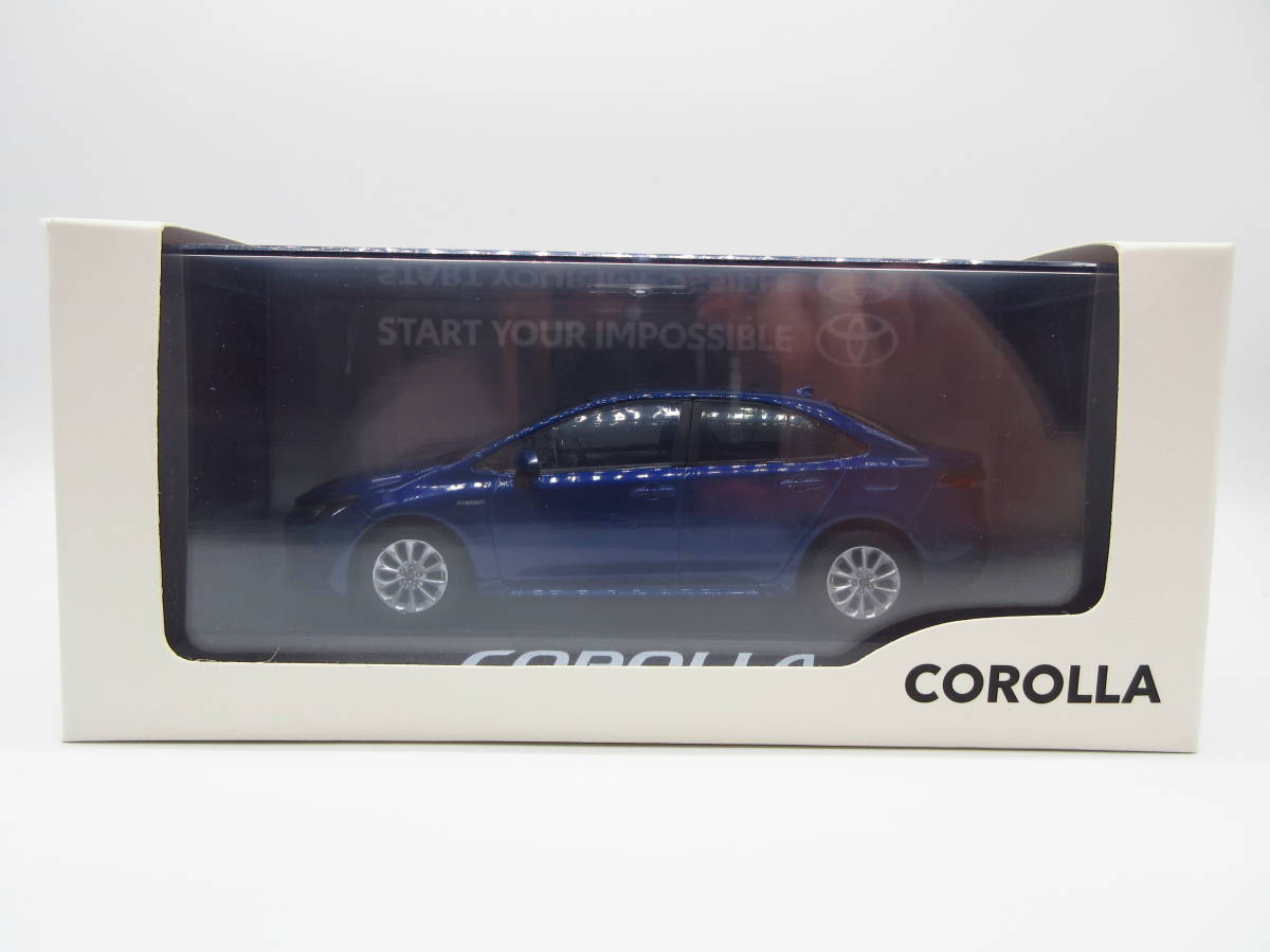 1/30 トヨタ 新型カローラ セダン　COROLLA カラーサンプル 非売品 ミニカー　ダークブルーマイカメタリック_画像1