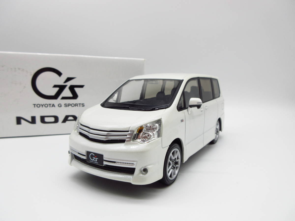 1/24 トヨタ ノア NOAH G`s 非売品 カラーサンプル ミニカー ホワイト